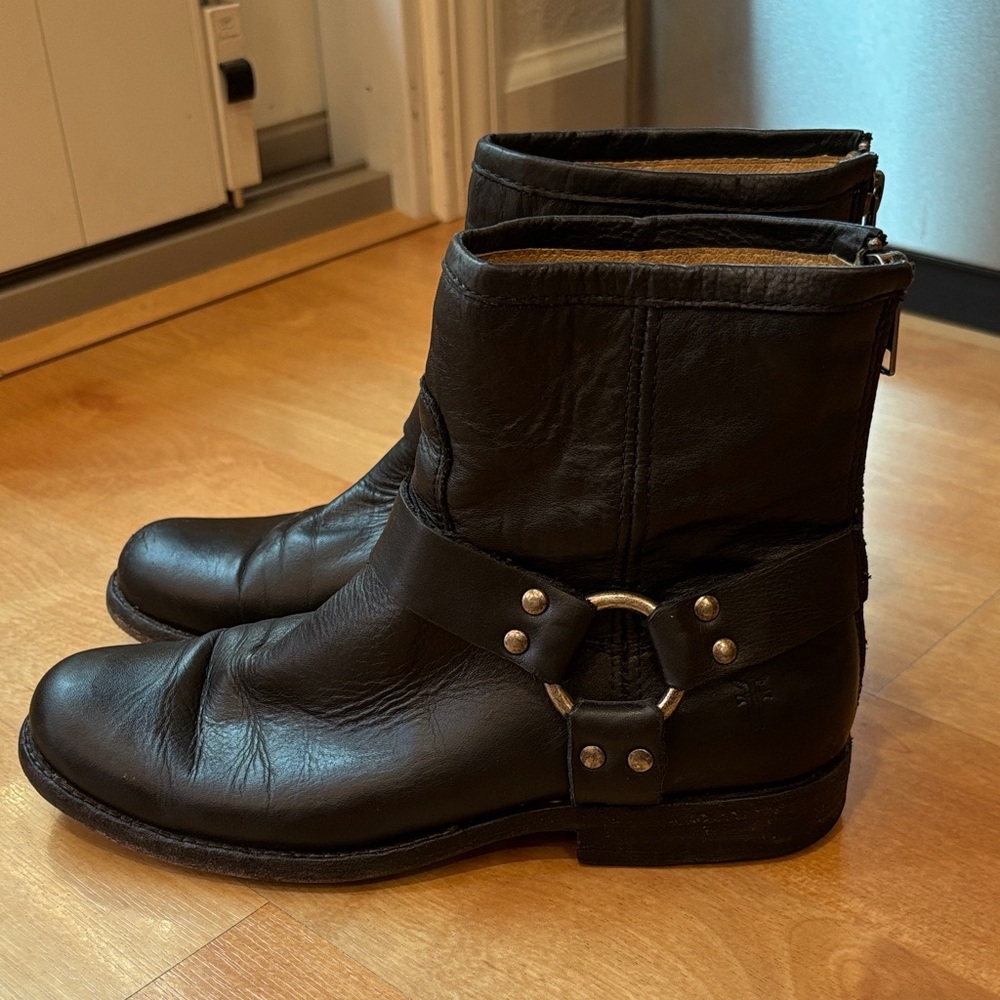 Frye Phillip Black Leather Harness Ankle Boots 6.5